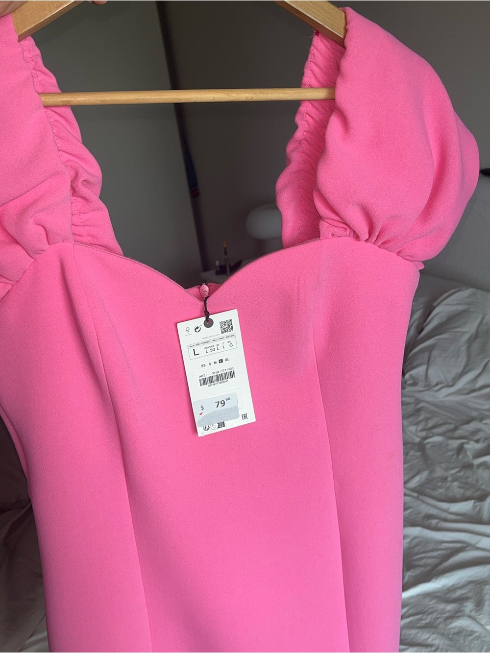 Pink Puff-Sleeve Sweetheart Neck Dress